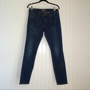 Like new Lucky Brand Charlie Skinny Jeans
